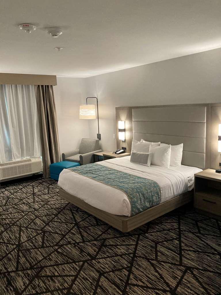 Best Western Plus Mid County Port Arthur Room photo